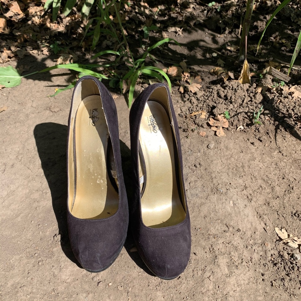 Black heels